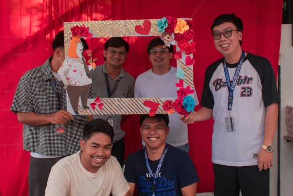 VB Group Photo Valentines Day Booth 2025